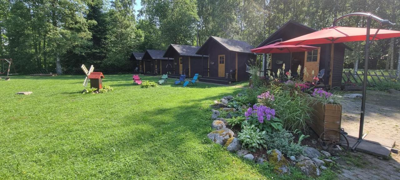 Atsikivi Puhketalu Hotel Häädemeeste Eksteriør billede